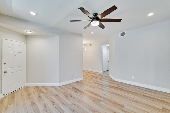 Building Photo - Welcome Home!!! - Great Location