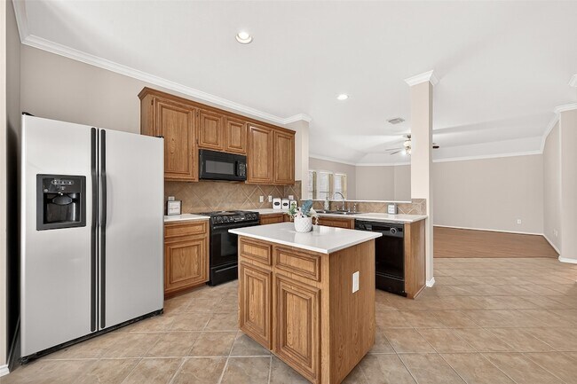 Building Photo - 1646 Martin Lake Dr