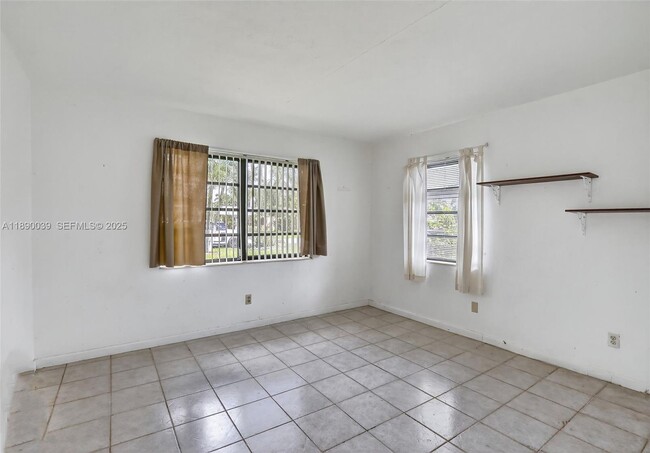 Building Photo - 160 NW 34th St