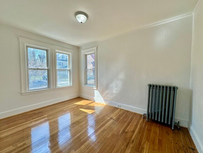 Building Photo - 14 Hooper St