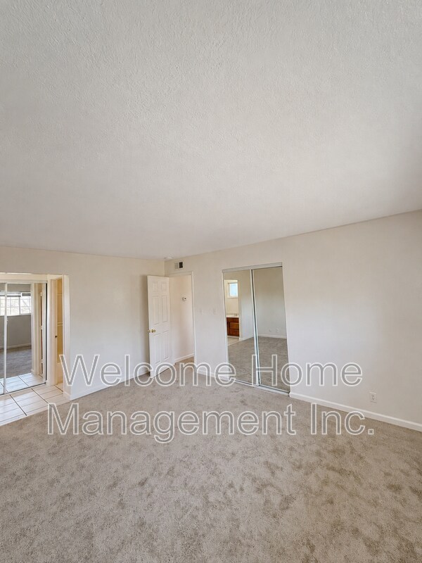 Building Photo - 2225 Hillsborough Ct