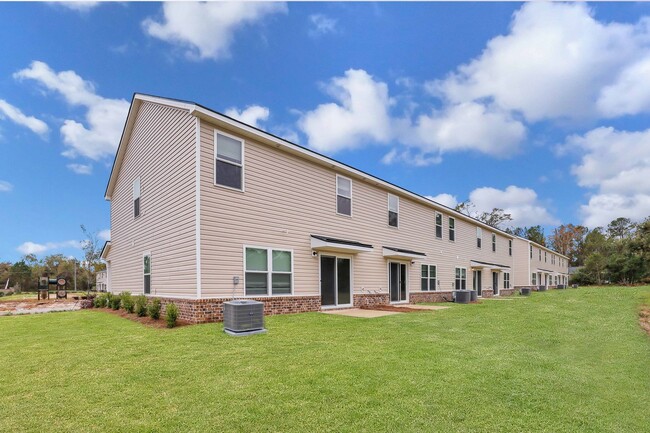 Building Photo - Hartford - Statesboro Townhomes