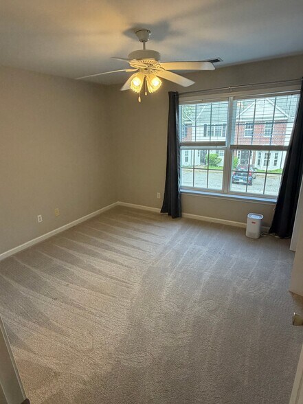 Building Photo - 31 Magnolia Glen Ln