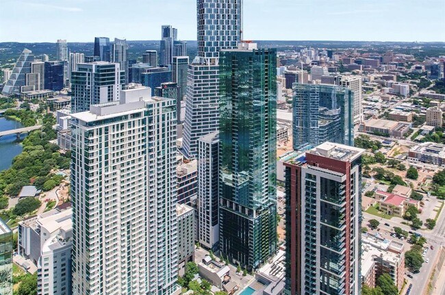 Building Photo - 610 Davis St