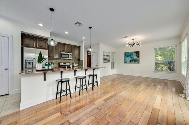 Building Photo - 4707 Rosedale Ave