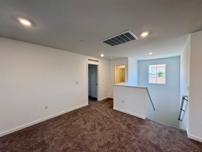 Building Photo - Brand new 4 bedroom Winchester home with a...