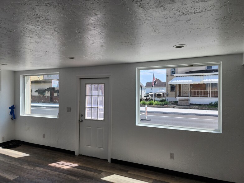 Building Photo - 21 S 4th St