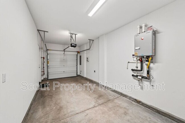 Building Photo - 45079 Via Vela Via