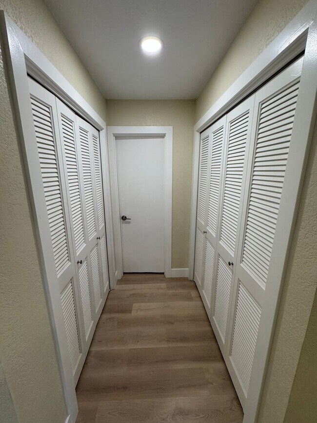 Building Photo - VAILABLE NOW! G O R G E O U S Single Story 3 Bed 2 Bath with Pool