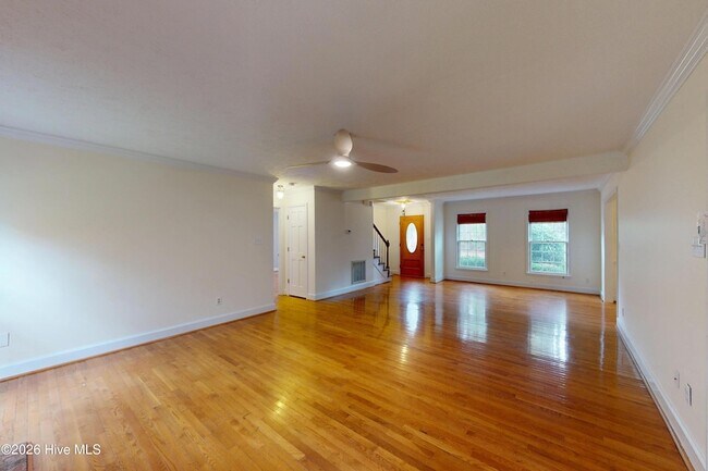 Building Photo - 464 Summerlea Dr