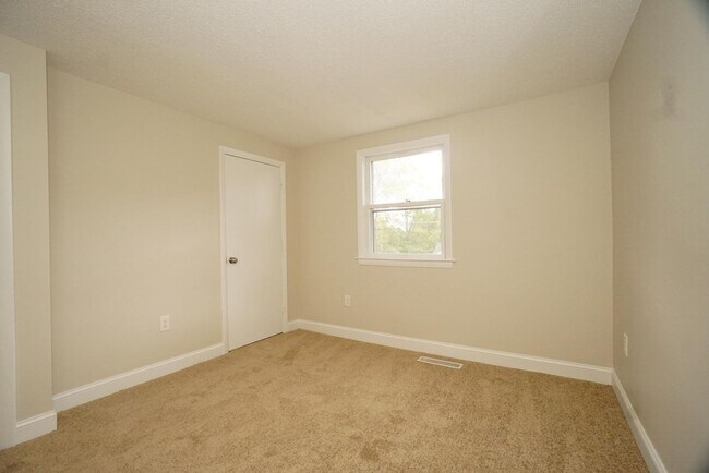 Building Photo - 42 Woodfield St