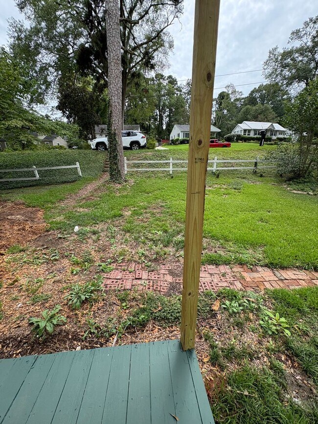 Building Photo - Lovely 3 Bedroom 2 Bath Home in Spartanburg