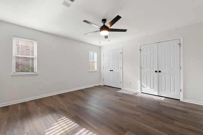 Building Photo - 3 BD 2 BA