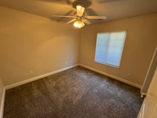 Building Photo - 3 Bedroom Home in Beautiful Lake California!