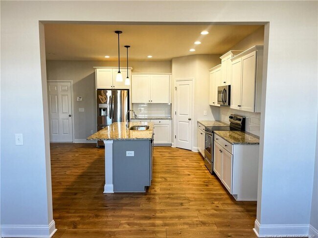 Building Photo - 155 Silk Oak Dr