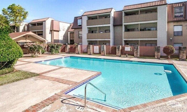 Building Photo - 8521 Hearth Dr