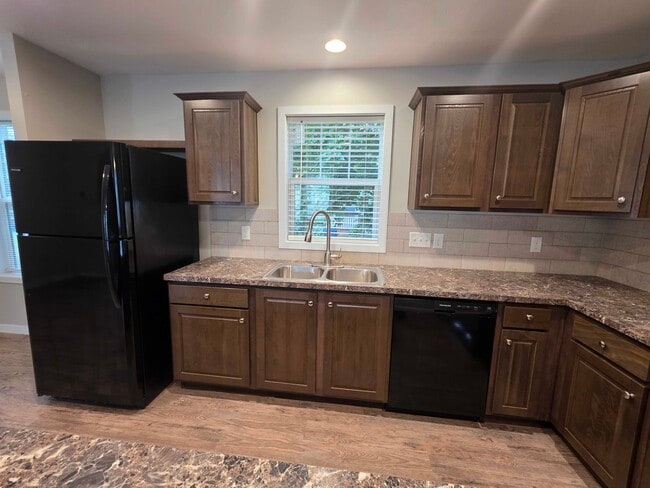 Building Photo - 4548 Spruce Ct