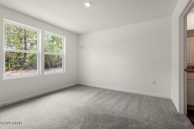 Building Photo - 4123 Pinehurst Ave