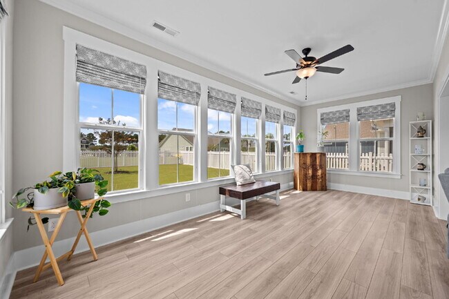 Building Photo - "Coastal Comfort Awaits: Spacious 3-Bed, 3-Bath Home in Holly Ridge!"