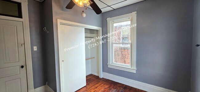 Building Photo - 102 S Main St