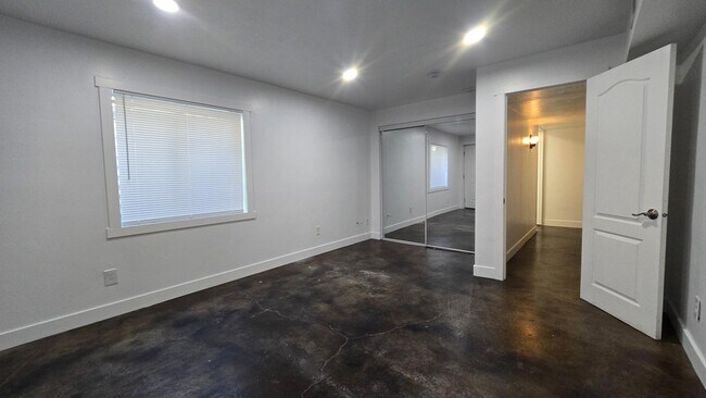 Building Photo - 6911 Hunter Dawn Way
