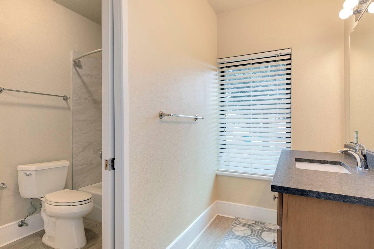 Building Photo - 1942 S Routt Ct