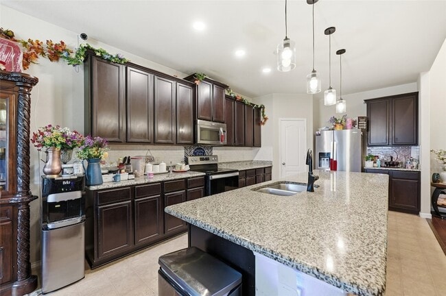 Building Photo - 910 Cormorant Dr