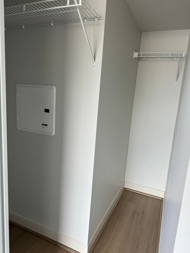 Building Photo - Pacifica Honolulu, 2 bdrm, 2 bath, 2 cover...