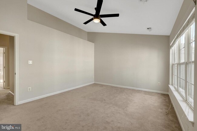 Building Photo - 12913 Wood Cres Cir