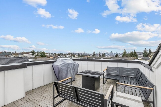 Building Photo - 3Bd/3Ba Seattle House