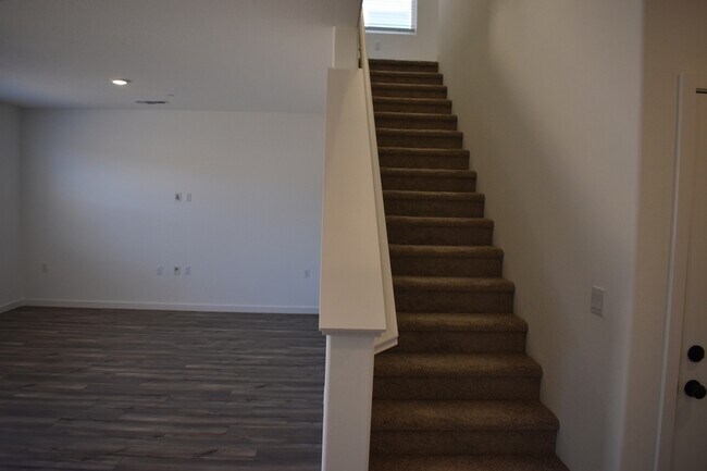 Building Photo - 4123 Scarlet Ct