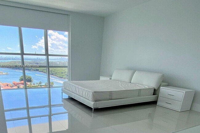 Building Photo - 400 Sunny Isles Blvd