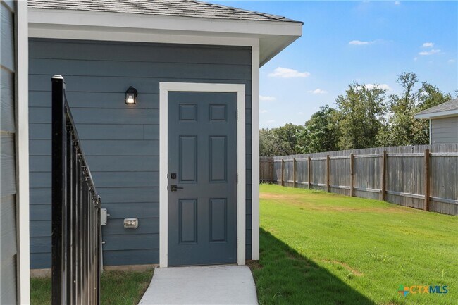 Building Photo - 209 Villars Dr