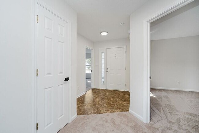 Building Photo - 5896 Hollow Oak Trail