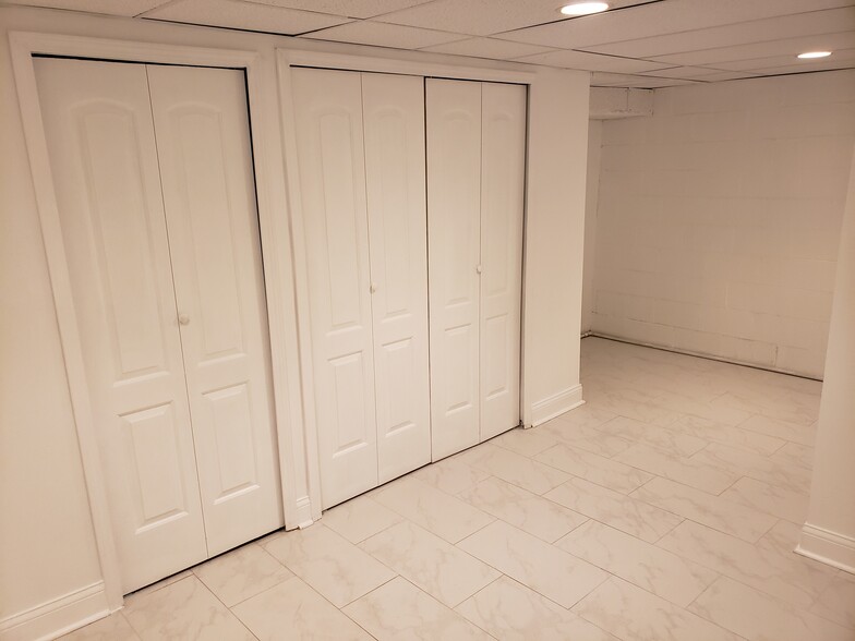 Building Photo - 2142 Rugen Rd