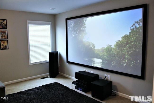 Building Photo - 5 Bedroom and a Bonus Room Single Family i...