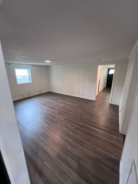 Building Photo - 4305 10th Ave