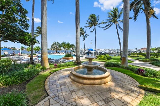 Building Photo - 140 Yacht Club Way