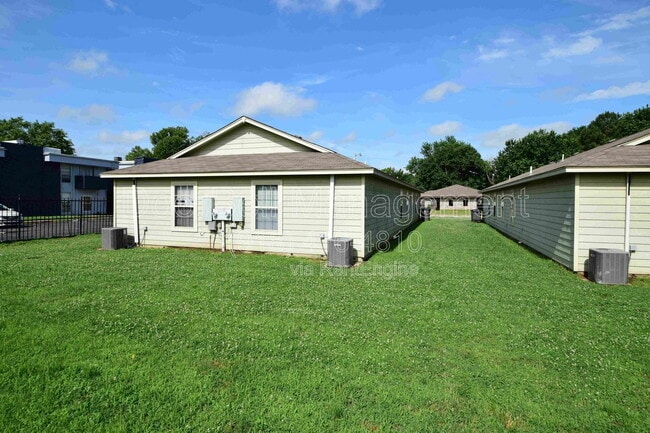 Building Photo - 6022 S Newport Ave