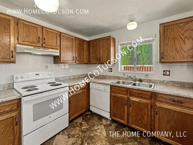 Building Photo - 927 W Rio-Altar