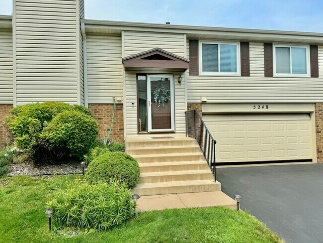 Primary Photo - 5248 Beachside Dr