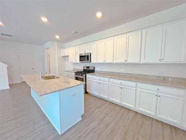 Building Photo - 117 Goshawk St