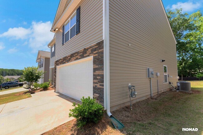 Building Photo - Spacious 4BR House in Piedmont