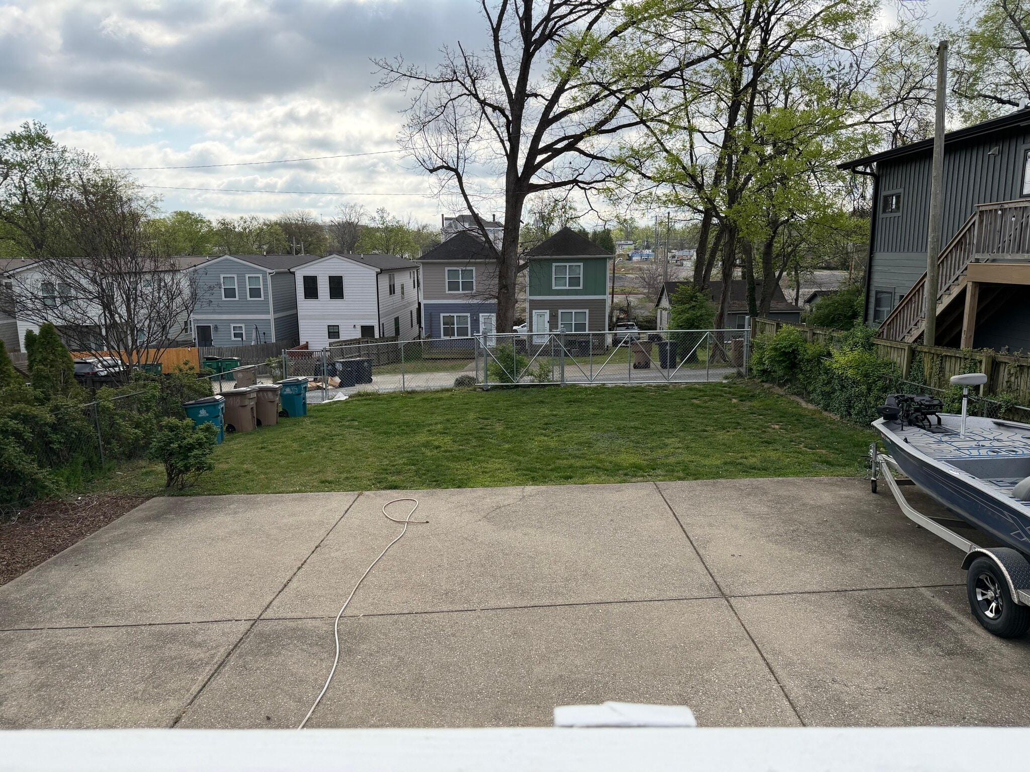 Large Backyard/Fenced with Parking - 2418 Brasher Ave