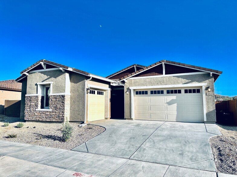 Primary Photo - 4013 W Buist Ave