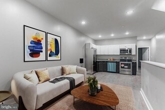 Building Photo - 667 N 39th St