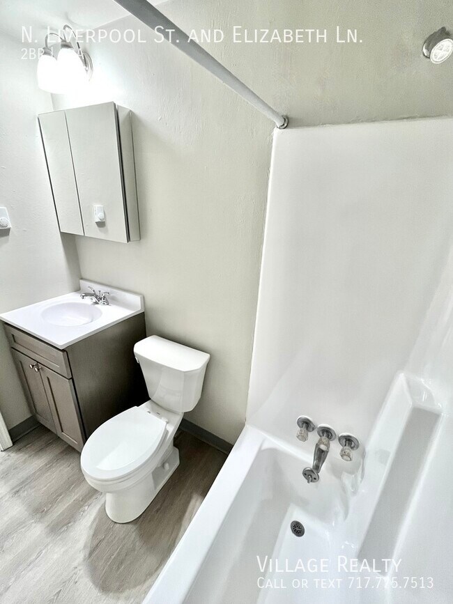 Building Photo - 75 N Liverpool St