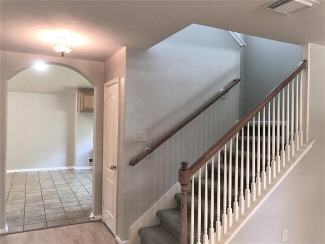Building Photo - 6535 Silky Moss Dr