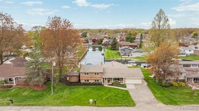 Building Photo - 38027 Mallast St