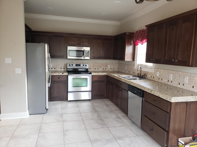 Building Photo - 310 Ashbrook Ln